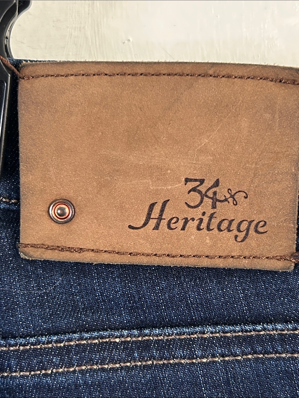 34 Heritage Men's Dark Wash Denim Cotton Blend Straight-Leg Jeans - Picture 4 of 9